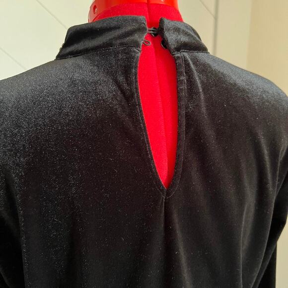 Lord taylor black v neck velvet top - Picture 7 of 7